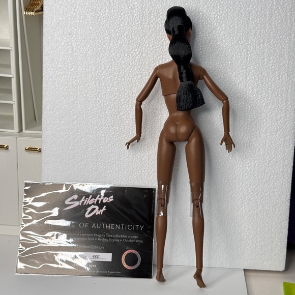 Integrity Toys Poppy Parker Bird of Prey 2024 Stilettos Out Convention Nude Doll - Picture 3 of 10